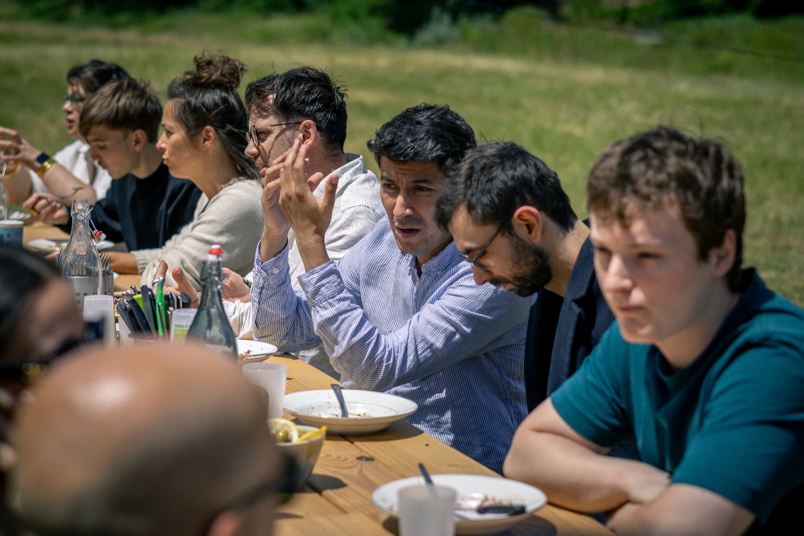 Les conseillers du collectif réunis autour d'un repas.